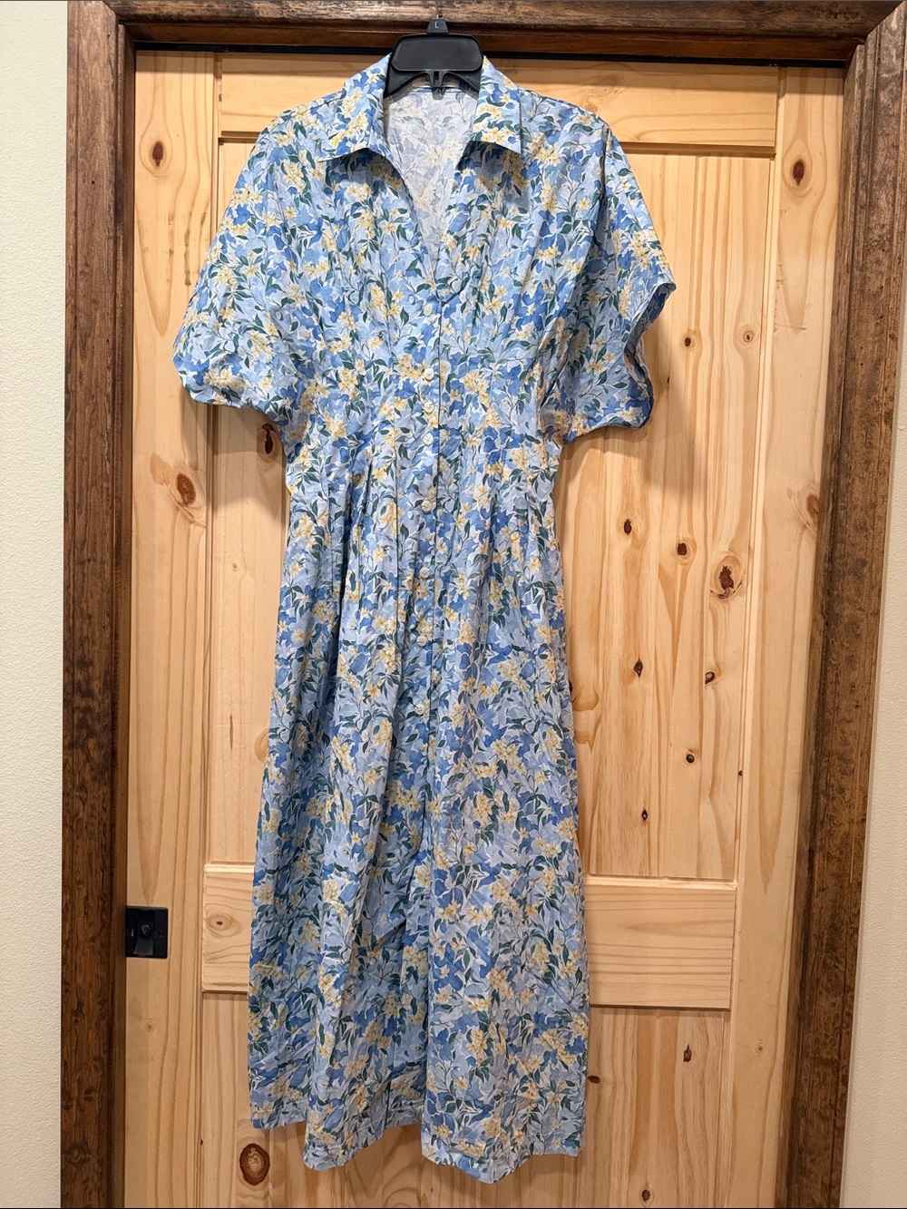 Doe & Rae Light Blue Floral Button-Front Midi Dress